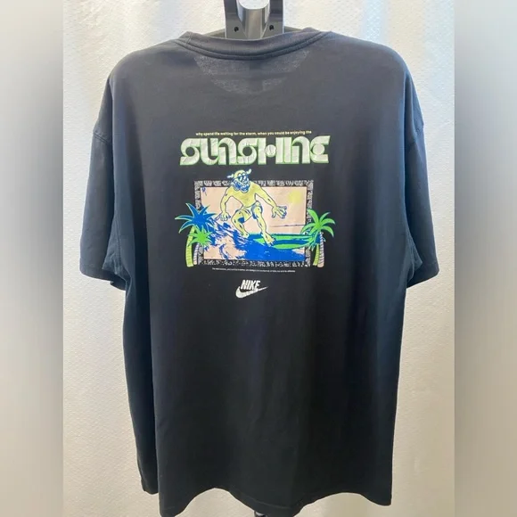 Nike Black Short-Sleeve Tee with Palm Logo - Picture 2 of 5